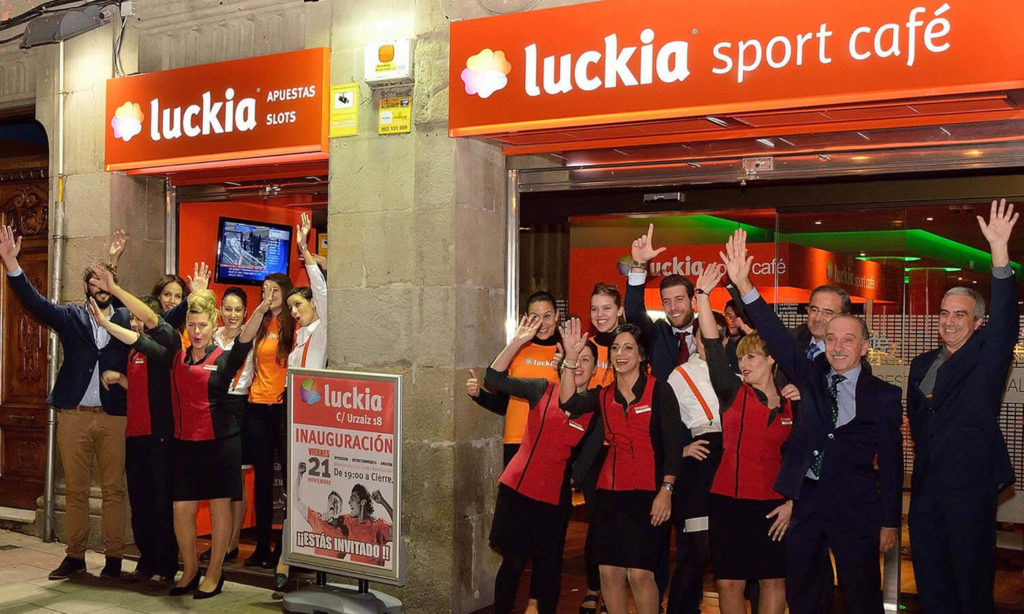 Apuestas en Luckia desde local