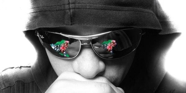 Poker con Gafas Oscuras